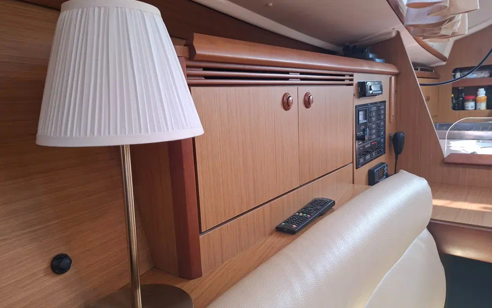slider 11 Jeanneau Sun Odyssey 32