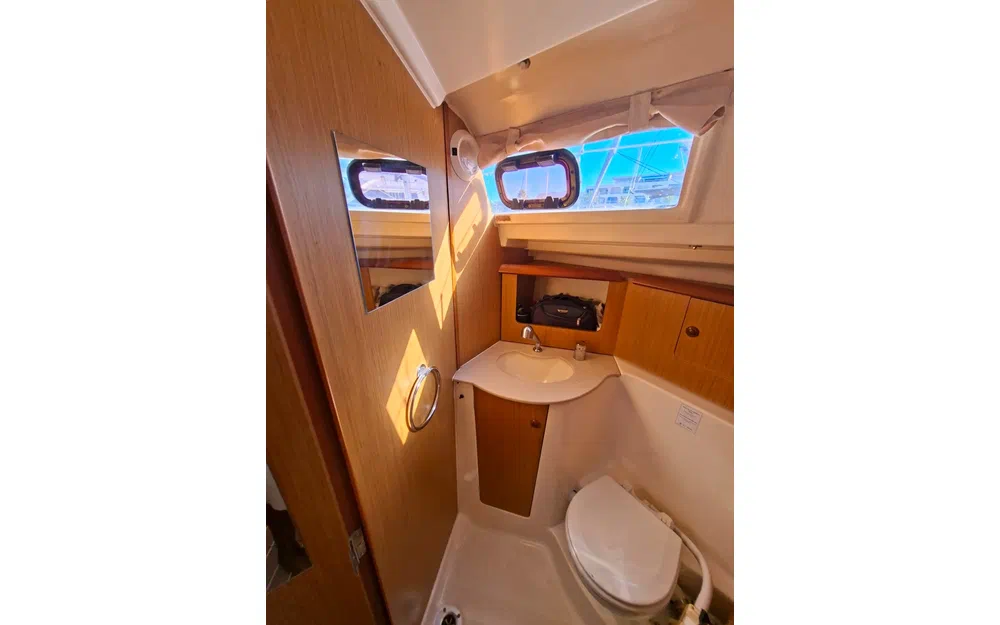 slider 21 Jeanneau Sun Odyssey 32