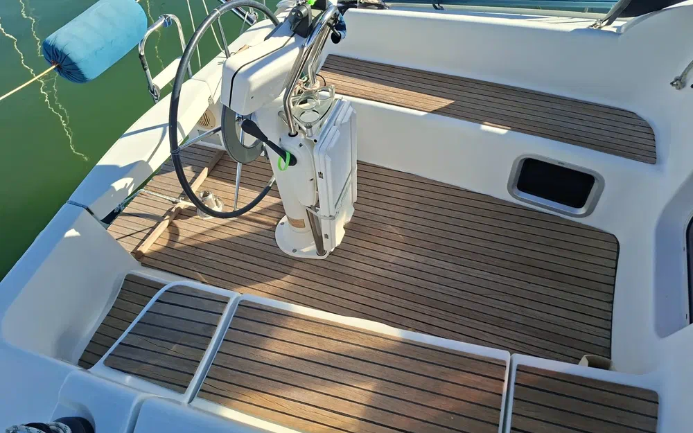 slider 4 Jeanneau Sun Odyssey 32