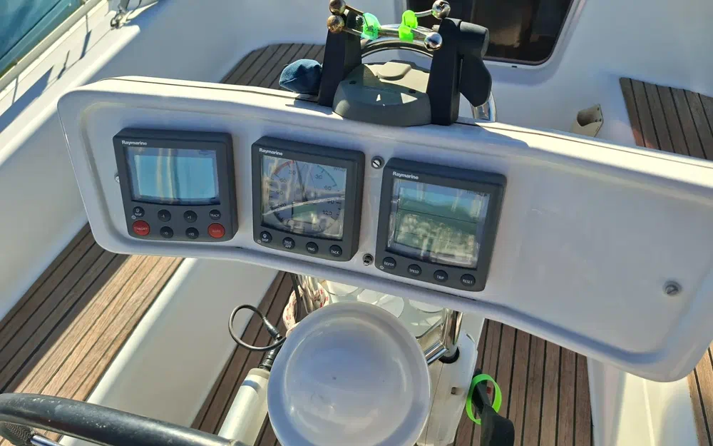 slider 5 Jeanneau Sun Odyssey 32