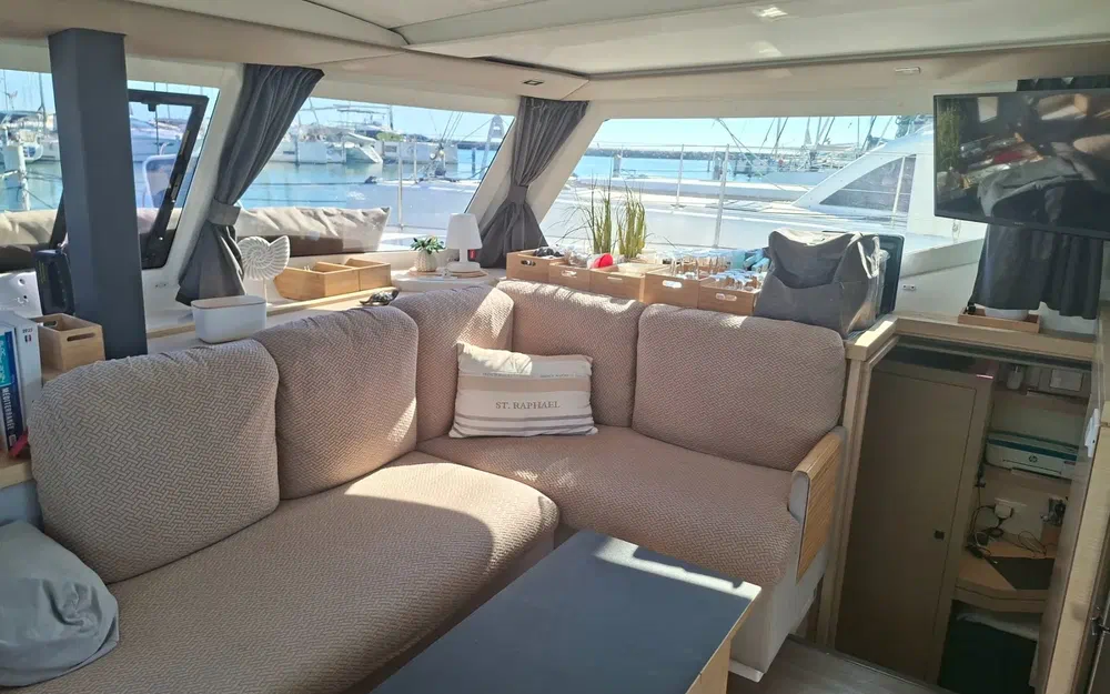 slider 11 Fountaine Pajot Lucia 40
