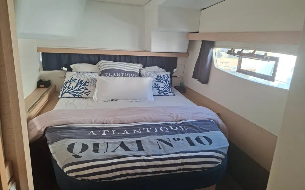 slider 14 Fountaine Pajot Lucia 40