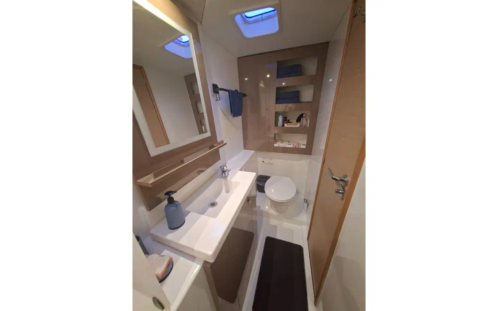 slider 17 Fountaine Pajot Lucia 40