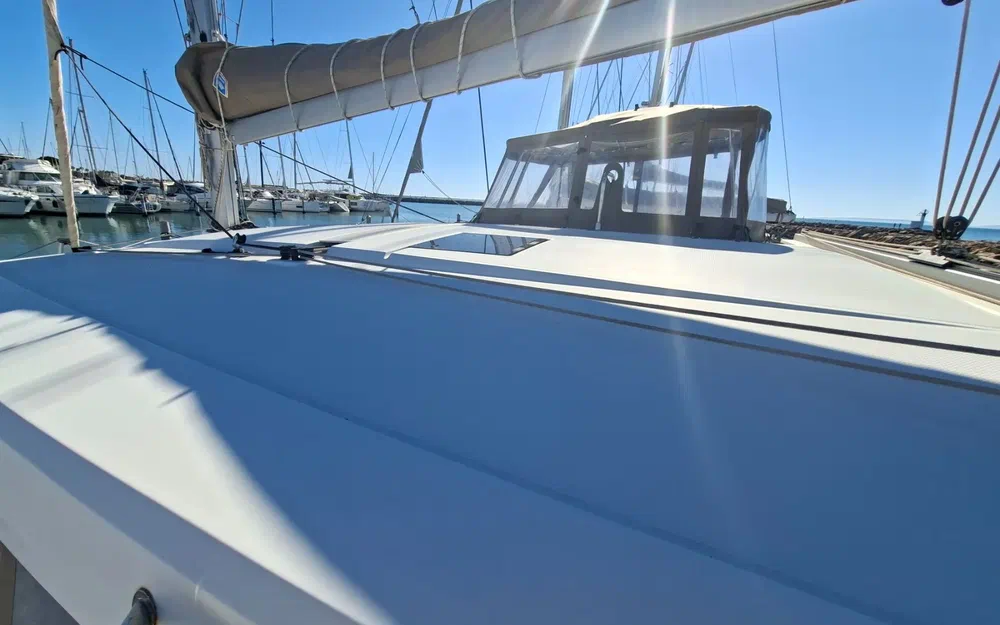 slider 2 Fountaine Pajot Lucia 40