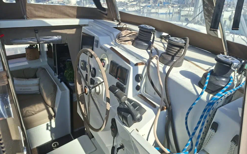 slider 4 Fountaine Pajot Lucia 40