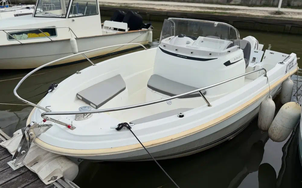 slider 1 Jeanneau Cap Camarat 5.5 CC Serie 2