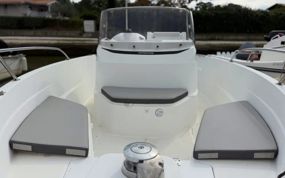 slider 6 Jeanneau Cap Camarat 5.5 CC Serie 2