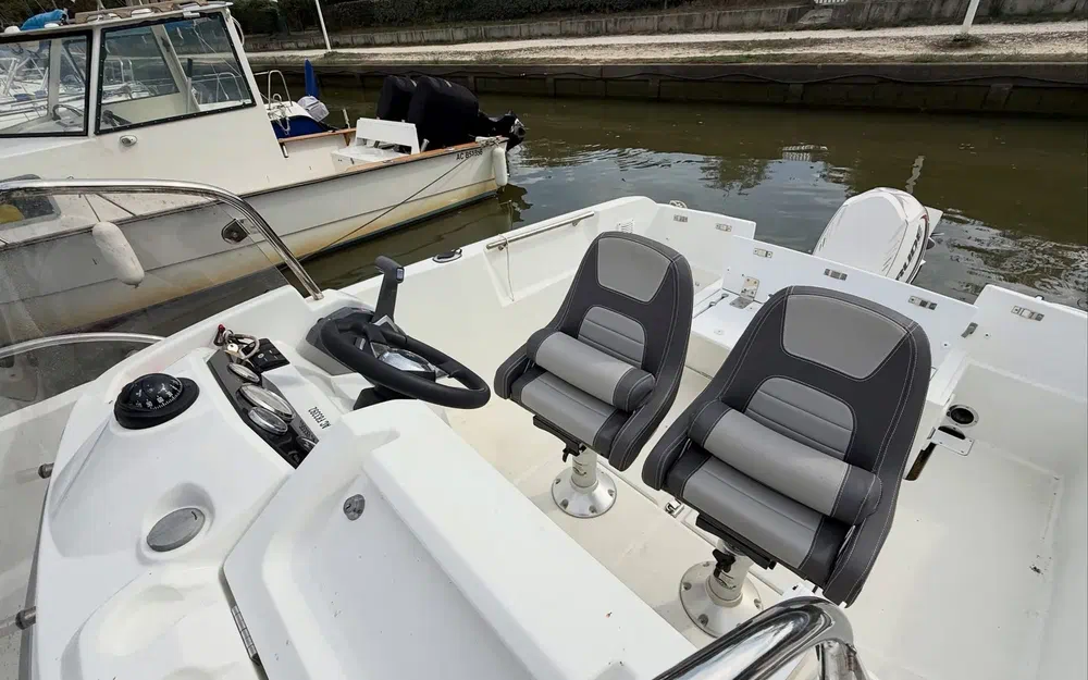 slider 8 Jeanneau Cap Camarat 5.5 CC Serie 2
