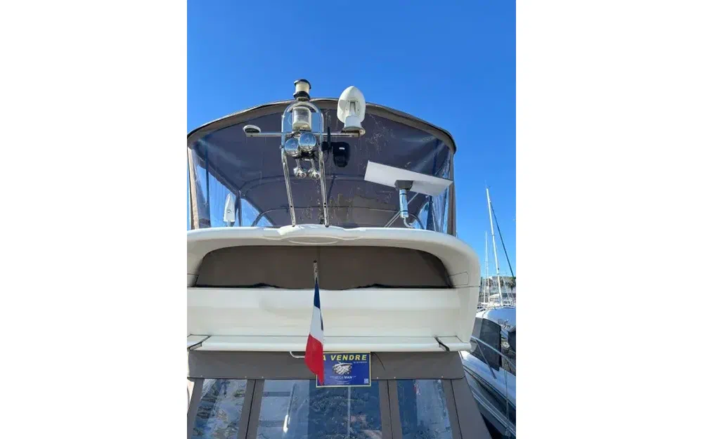 slider 14 Fairline Phantom 38
