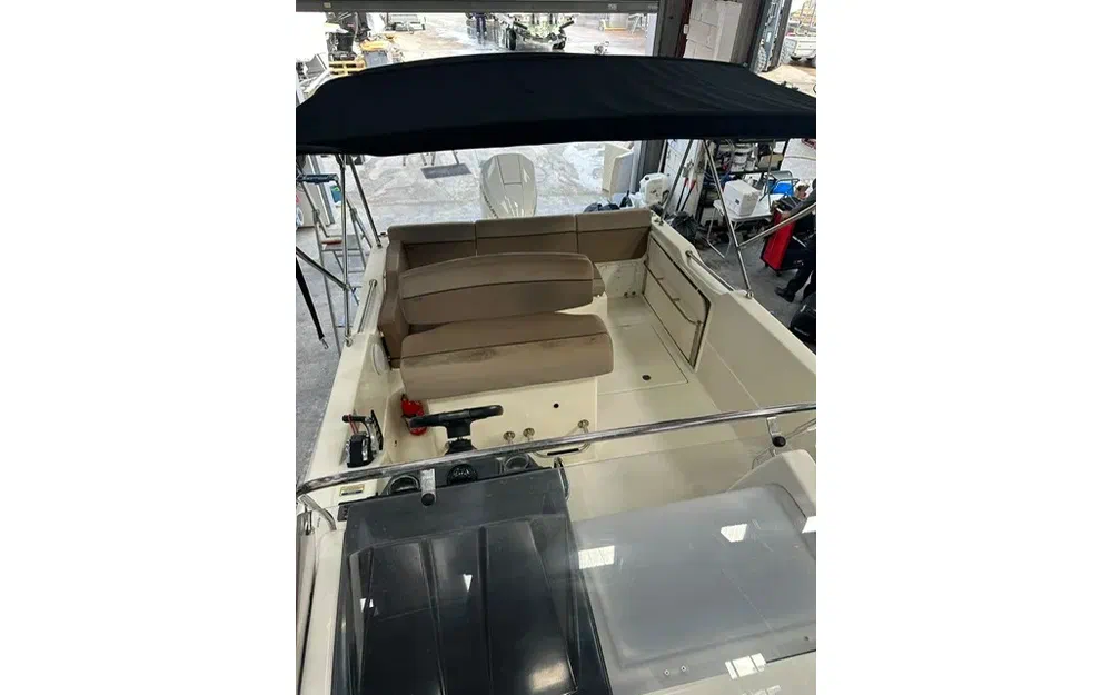 slider 16 Quicksilver Activ 755 Sundeck
