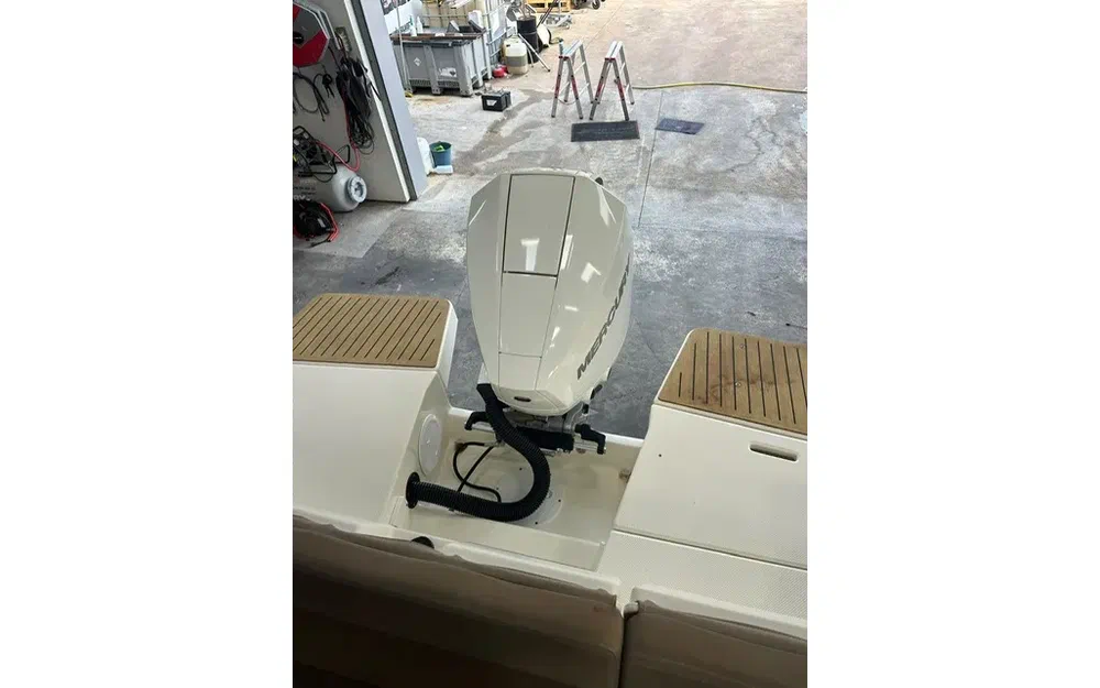 slider 22 Quicksilver Activ 755 Sundeck