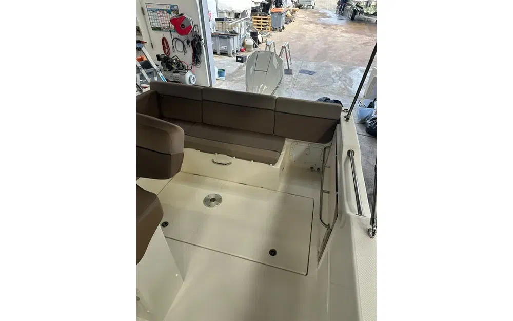 slider 8 Quicksilver Activ 755 Sundeck
