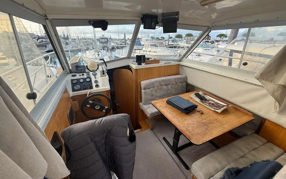 slider 9 Beneteau Antares 800