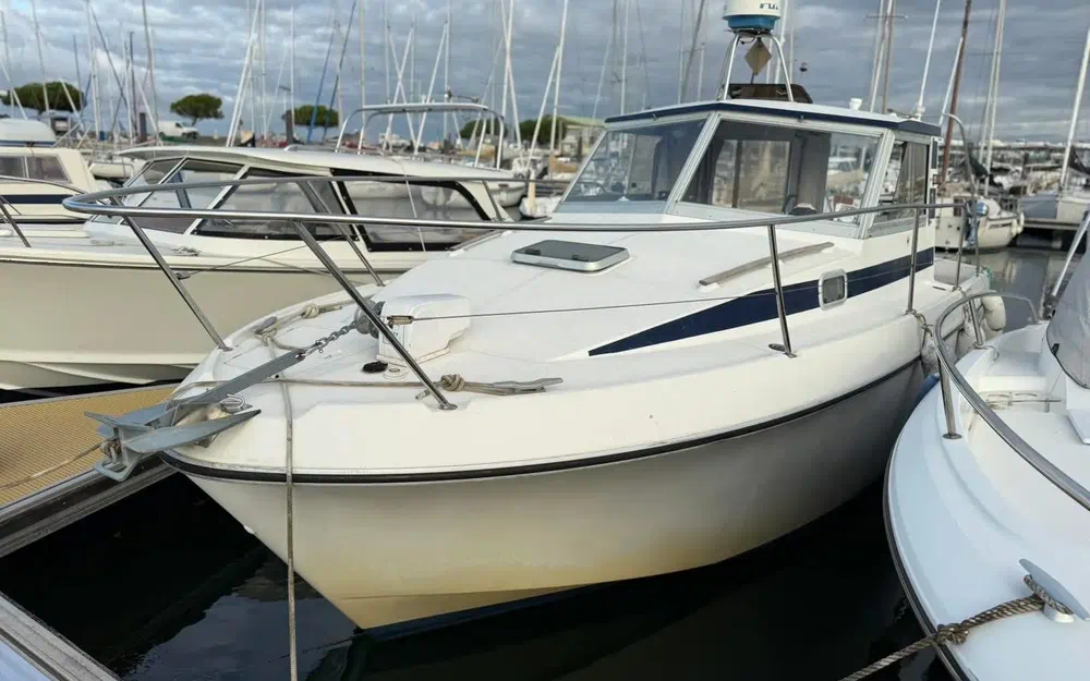 slider 1 Beneteau Antares 800