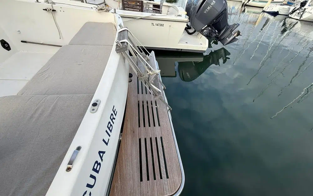 slider 3 Beneteau Antares 800