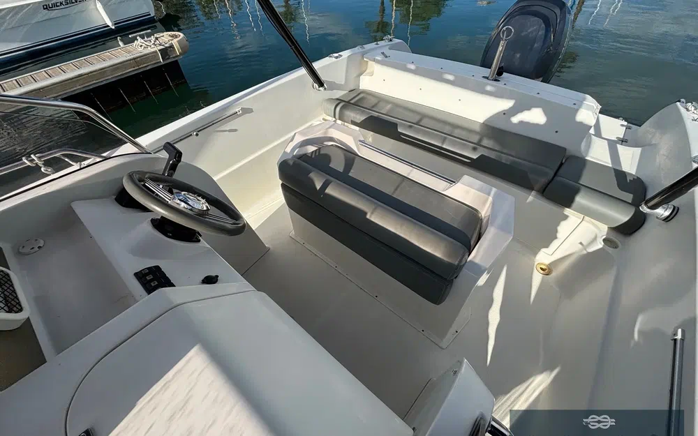 slider 4 Pacific Craft 670 Open