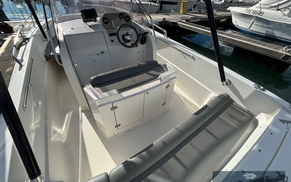 slider 6 Pacific Craft 670 Open