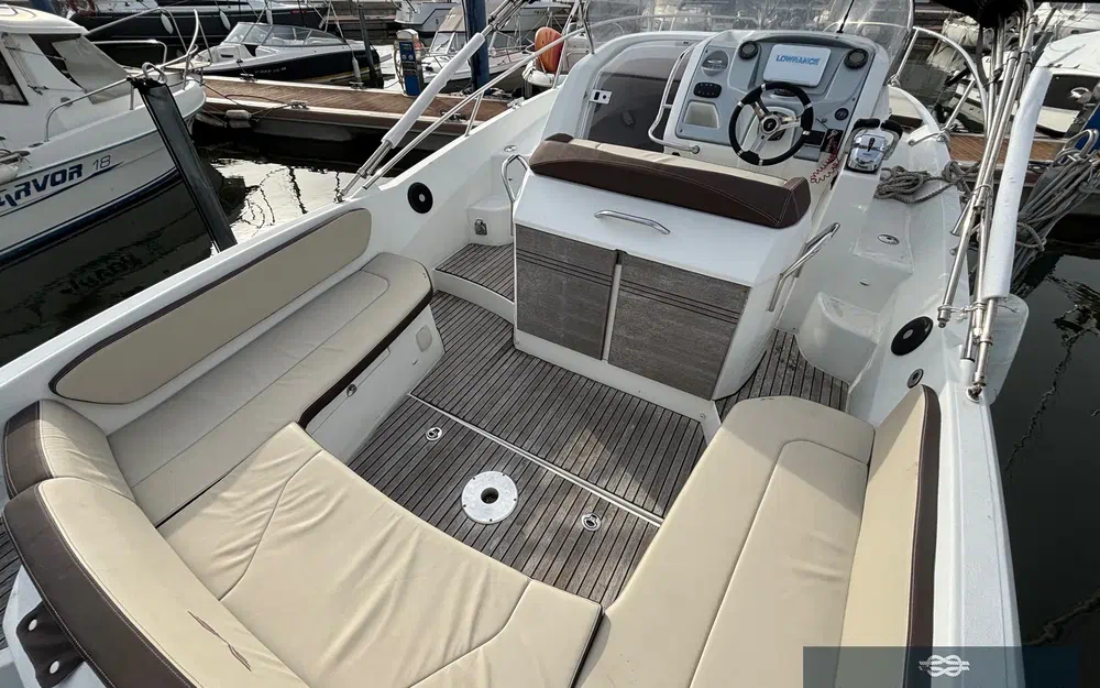slider 9 Beneteau Flyer 850 Sun Deck
