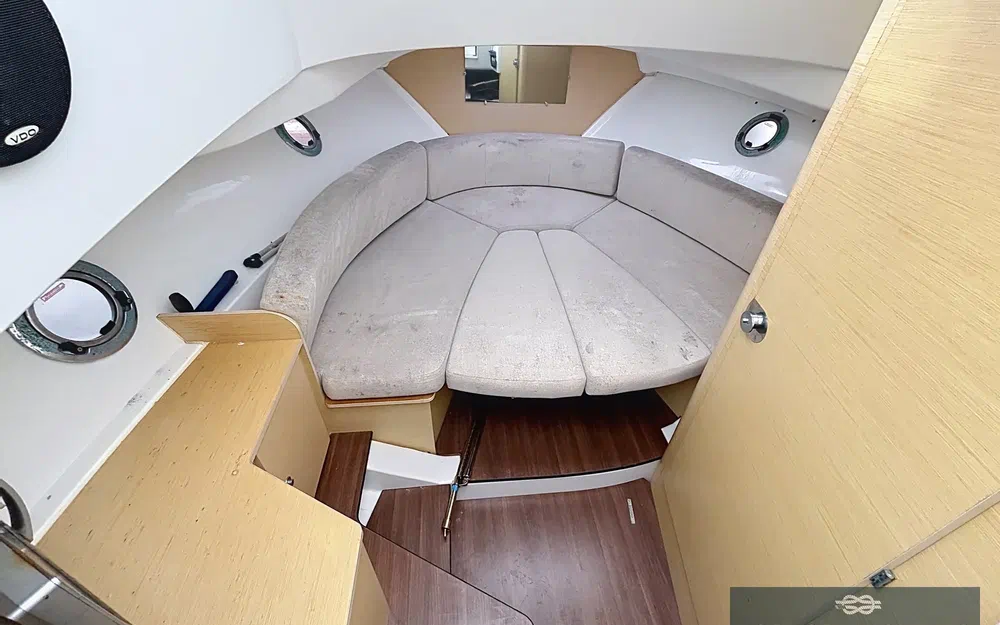 slider 1 Beneteau Flyer 850 Sun Deck