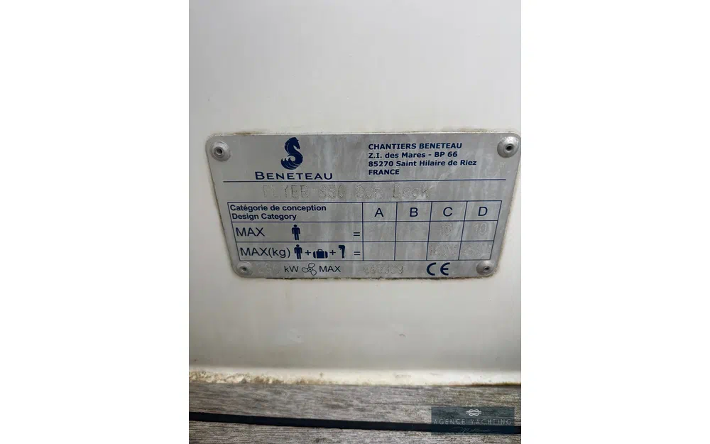 slider 22 Beneteau Flyer 850 Sun Deck