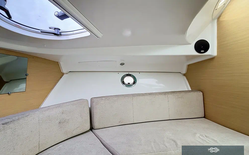 slider 4 Beneteau Flyer 850 Sun Deck
