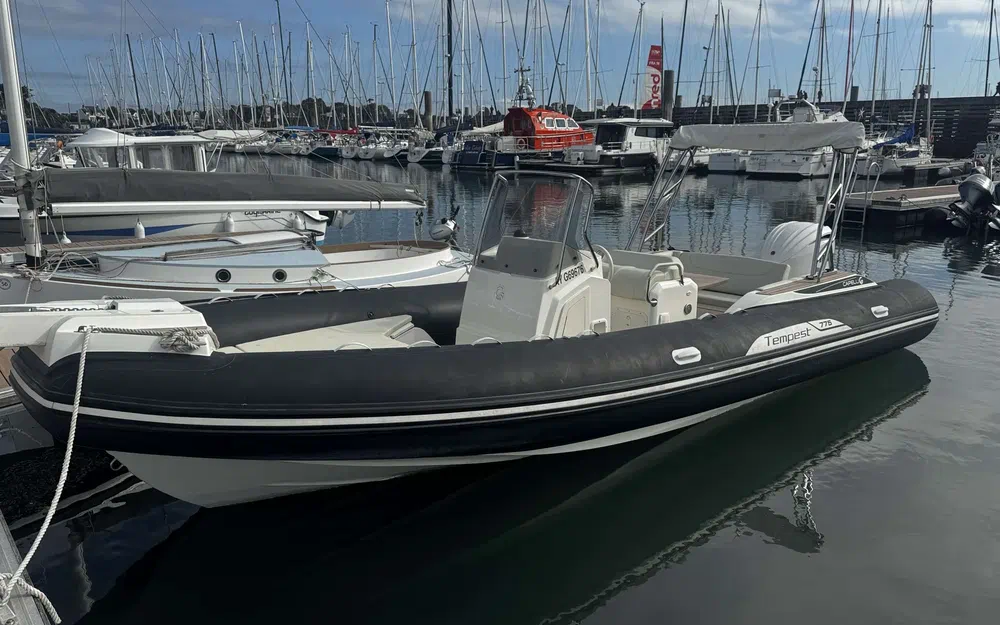 slider 1 Capelli Tempest 775