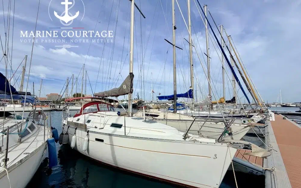slider 0 Beneteau Oceanis 331 Clipper