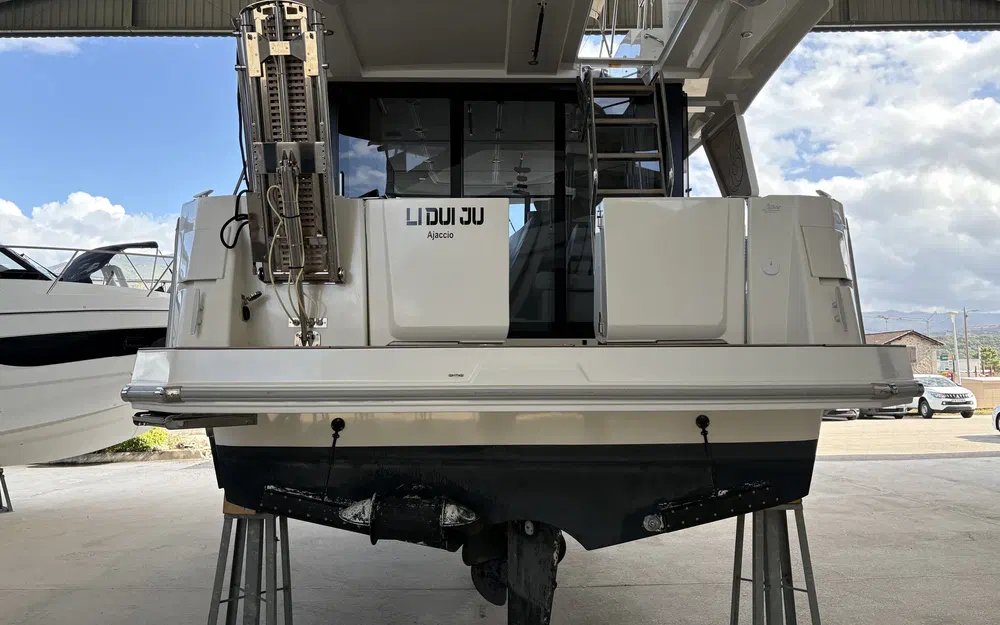 slider 3 Beneteau Swift Trawler 35