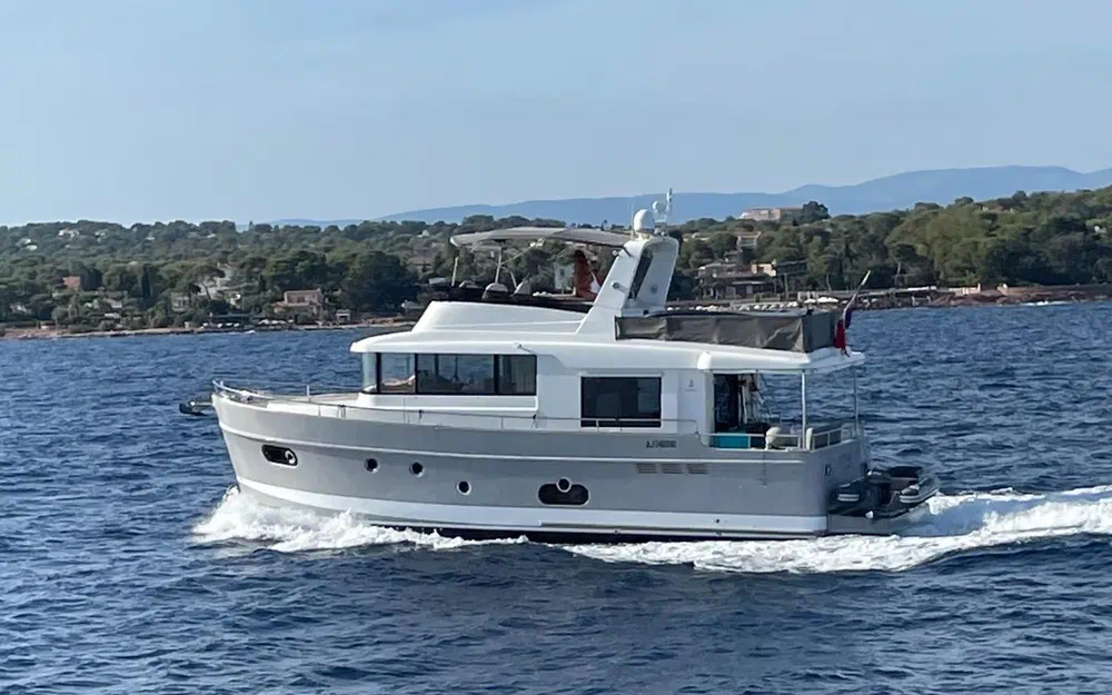 slider 1 Beneteau Swift Trawler 50