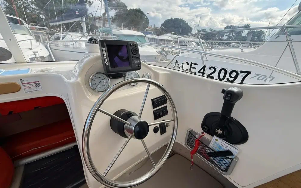 slider 13 Quicksilver 640 Pilothouse
