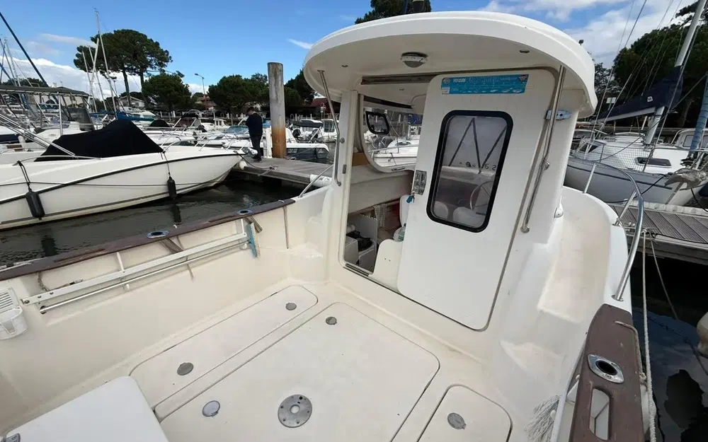 slider 8 Quicksilver 640 Pilothouse