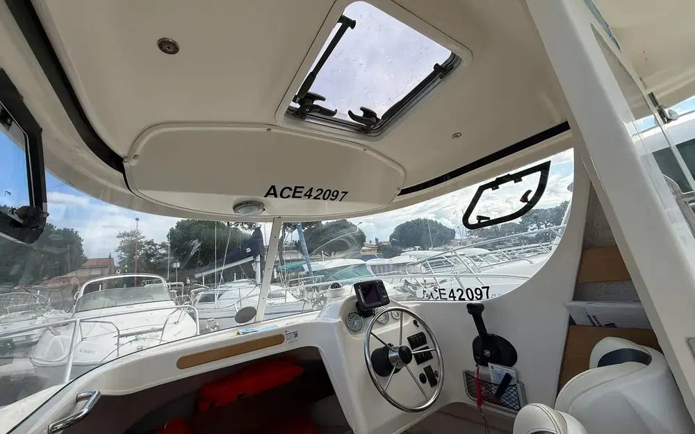 slider 11 Quicksilver 640 Pilothouse