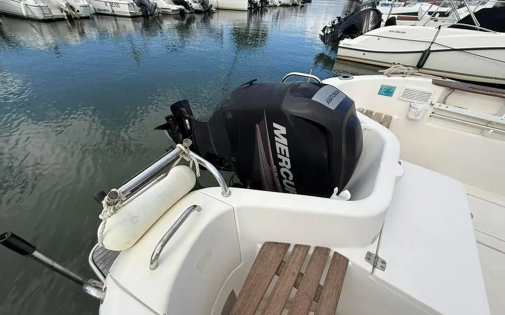 slider 9 Quicksilver 640 Pilothouse