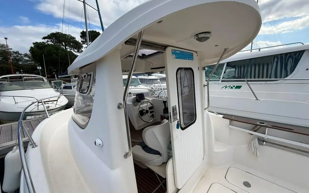 slider 4 Quicksilver 640 Pilothouse