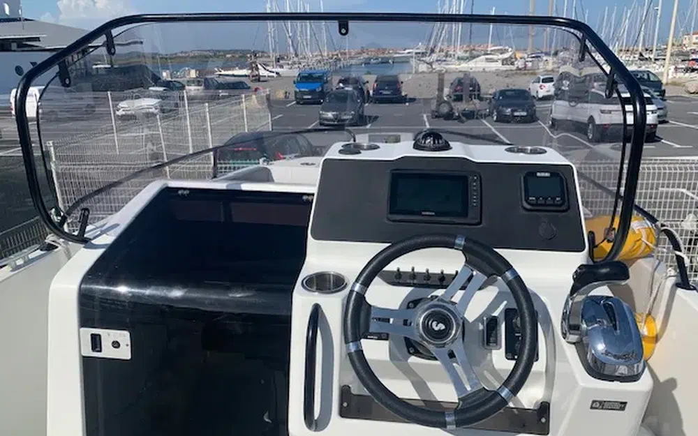 slider 9 Beneteau Flyer 7 SPACEdeck