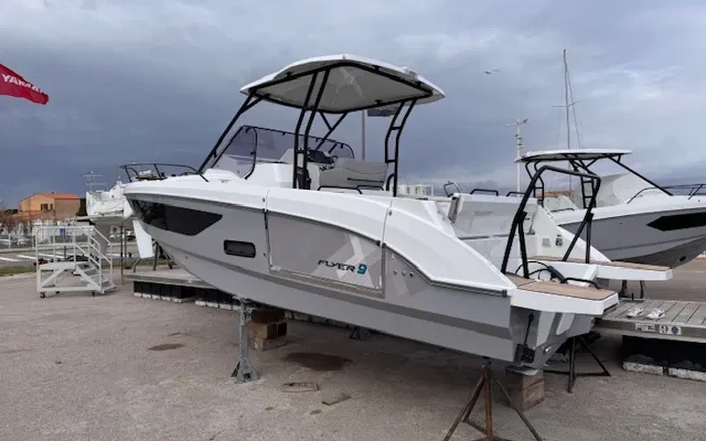 slider 2 Beneteau Flyer 9 Sundeck