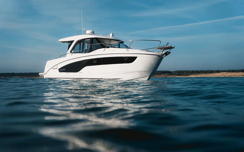 slider 0 Beneteau Antares 9 OB Antares 9 V2