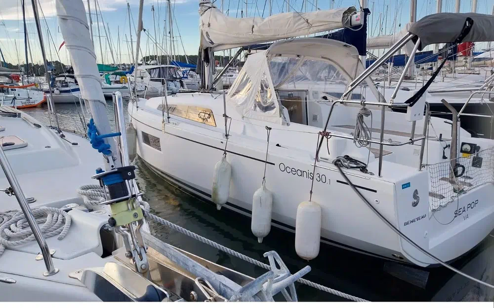 slider 9 Beneteau Oceanis 30.1