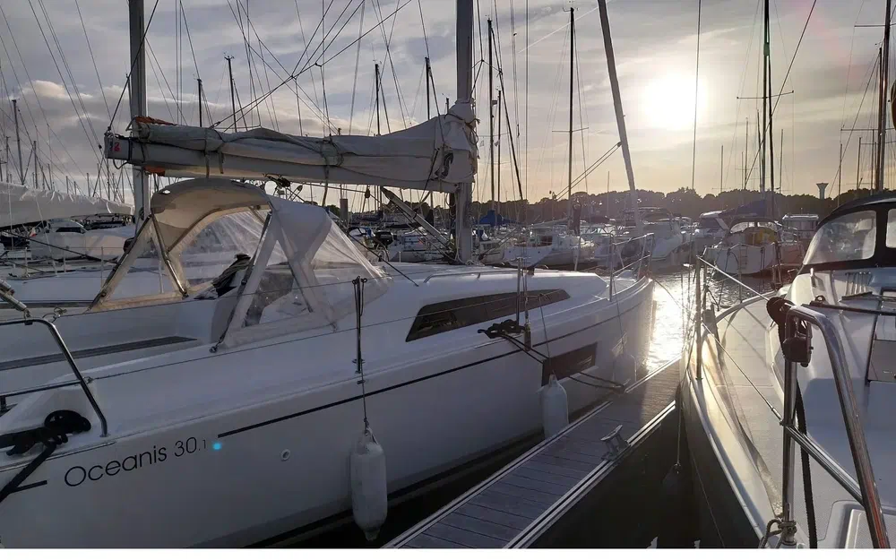 slider 12 Beneteau Oceanis 30.1