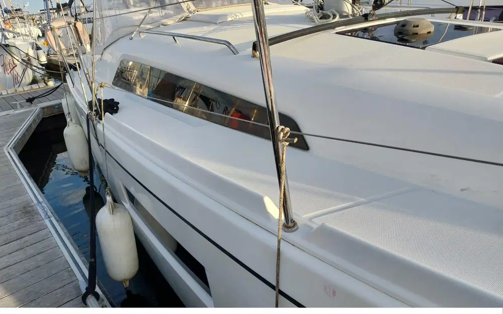slider 5 Beneteau Oceanis 30.1