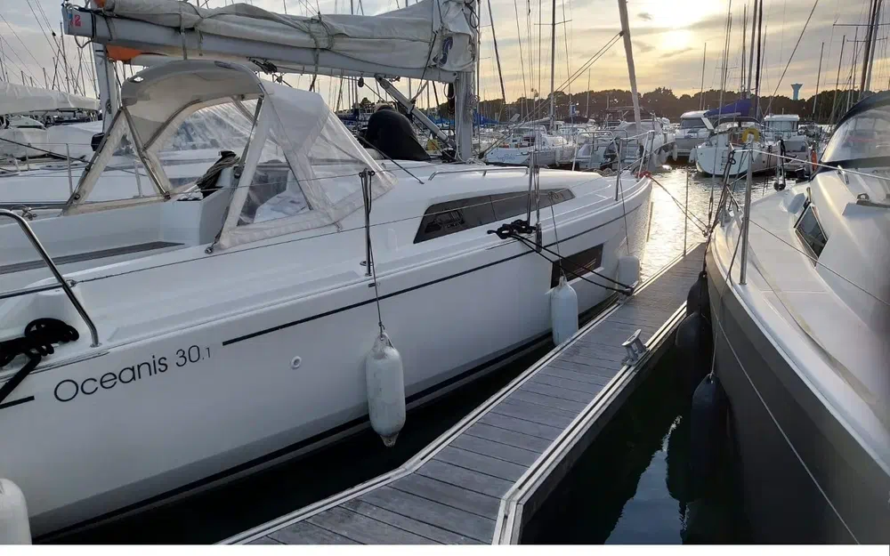 slider 7 Beneteau Oceanis 30.1