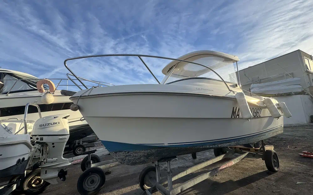 slider 4 Quicksilver 530 Pilothouse