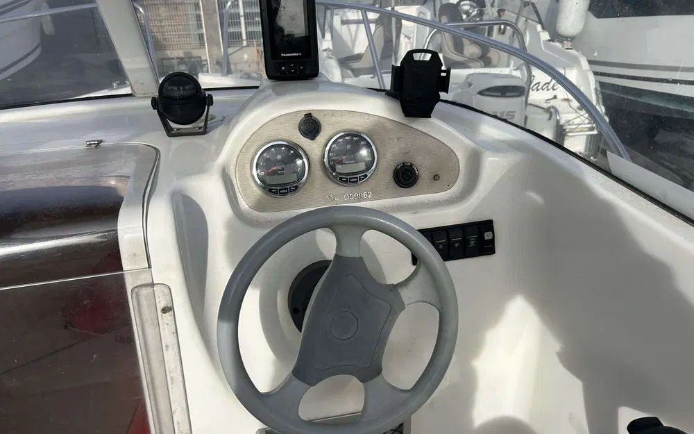 slider 7 Quicksilver 530 Pilothouse