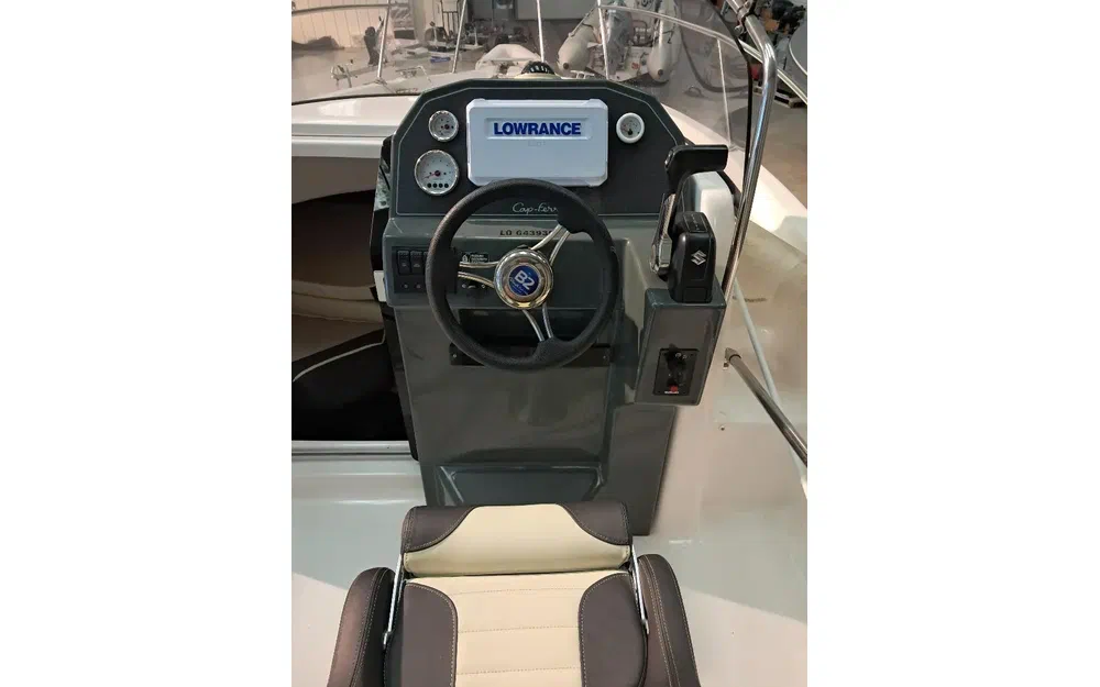 slider 4 B2 Marine Cap Ferret 702 Sun Deck
