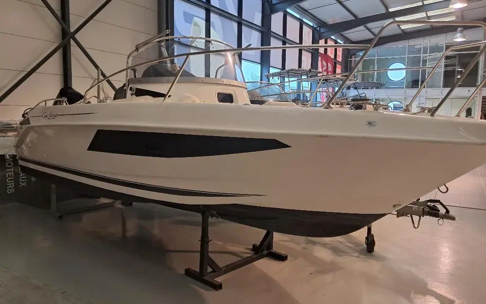 slider 5 B2 Marine Cap Ferret 702 Sun Deck