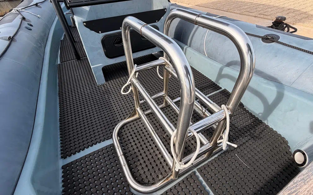 slider 9 Aka Marine R75 C Hypalon