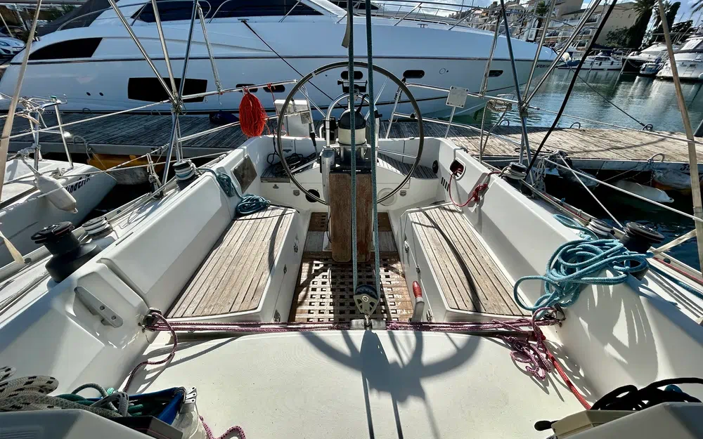 slider 9 Beneteau First 375