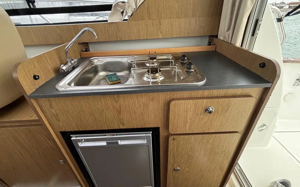 slider 9 Beneteau Antares 8
