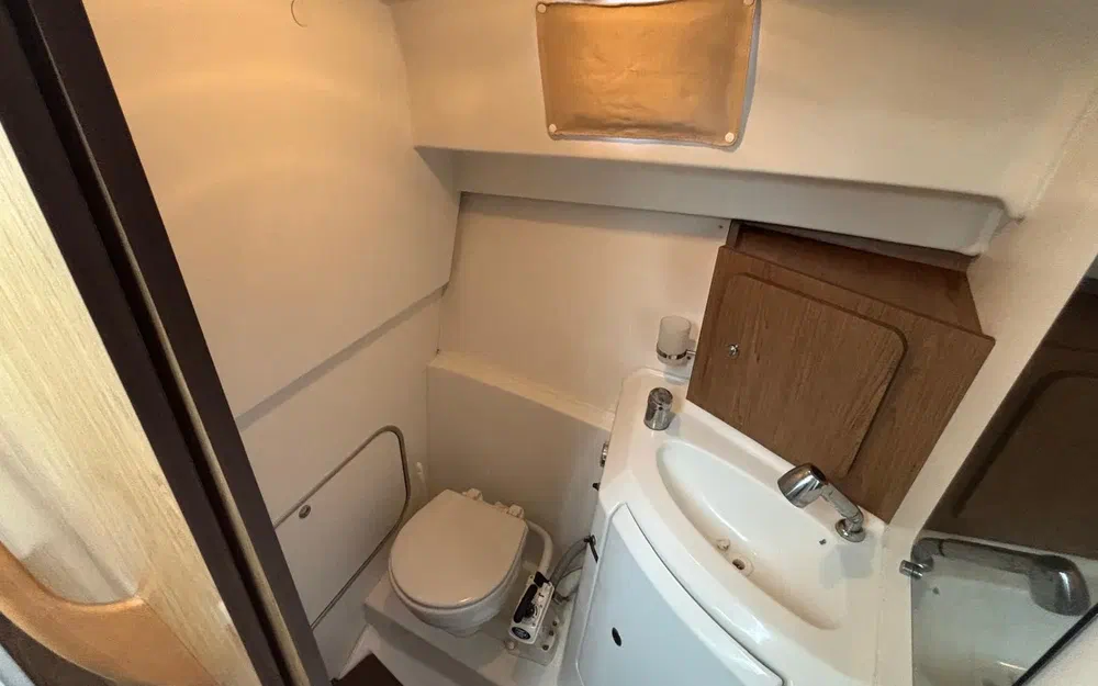 slider 7 Beneteau Antares 8