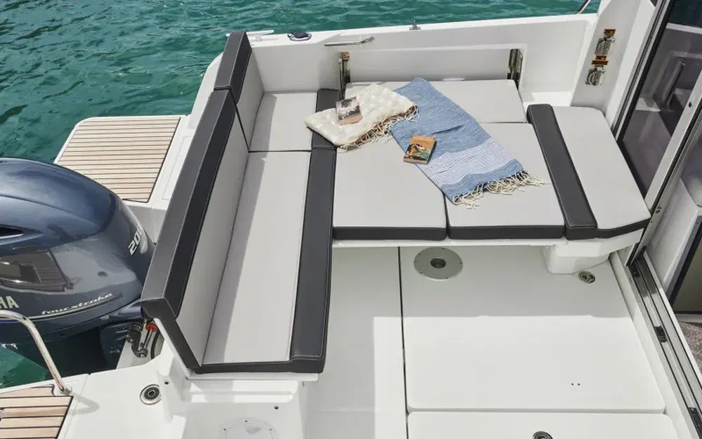 slider 10 Jeanneau Merry Fisher 795